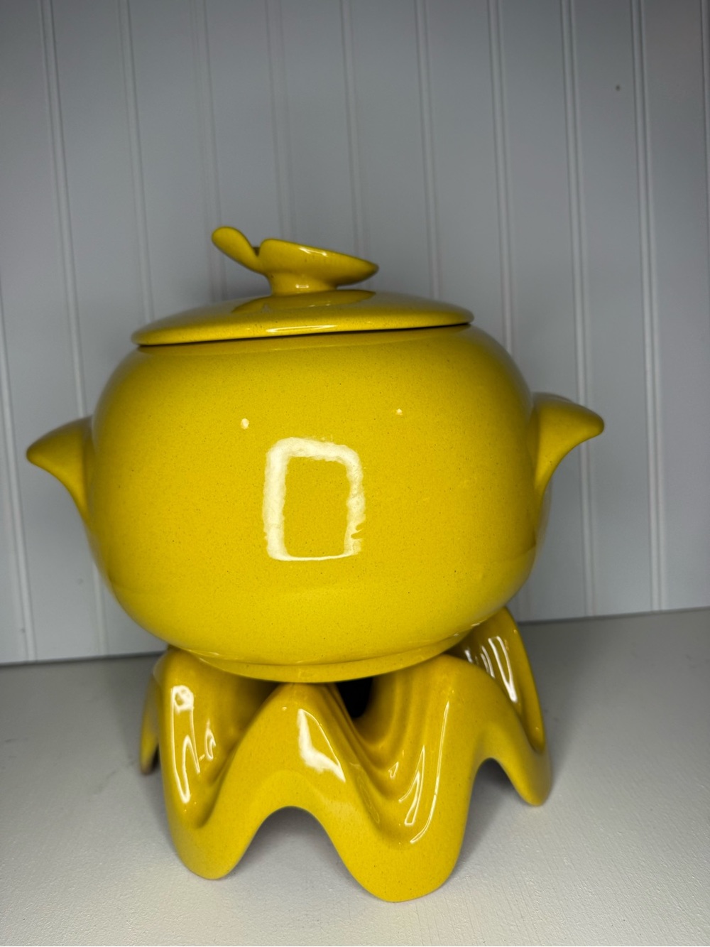 VINTAGE FRANKOMA GV SUNFLOWER YELLOW LIDDED CASSEROLE DISH WITH WARMER STAND